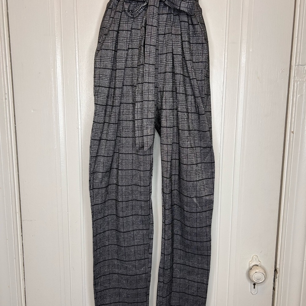 Women’s Gray Plaid Cropped Pants